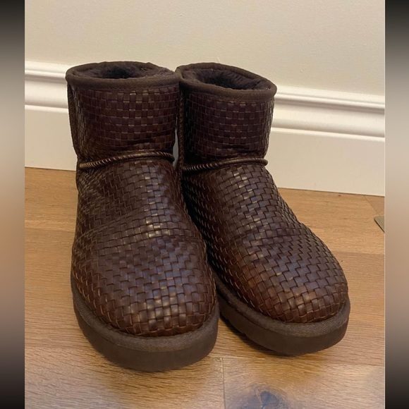 Ugg Boots men’s Size 9, women’s 10.5 - limited edition! - Picture 4 of 8